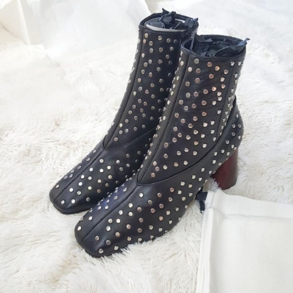 ❌ SOLD ❌ Helmut Lang Studded Black Ankle Boots